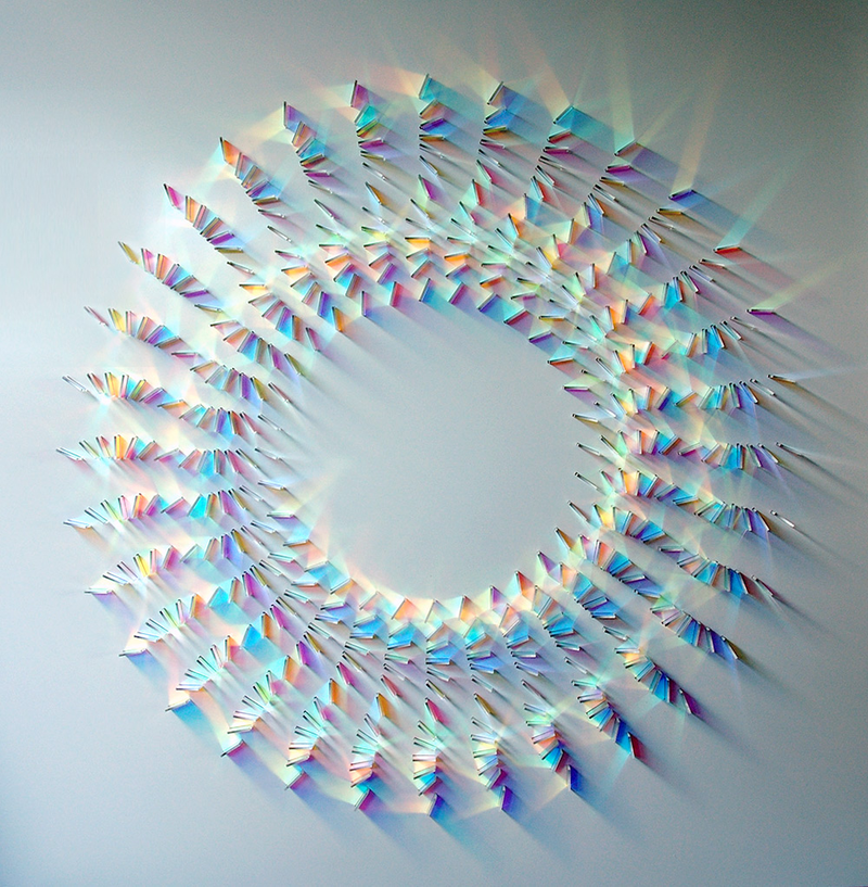 Illustration for article titled Beautiful glass sculptures transform light into beautiful color shapes